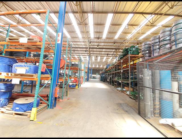 8,558M² WAREHOUSE FOR SALE IN CITY DEEP